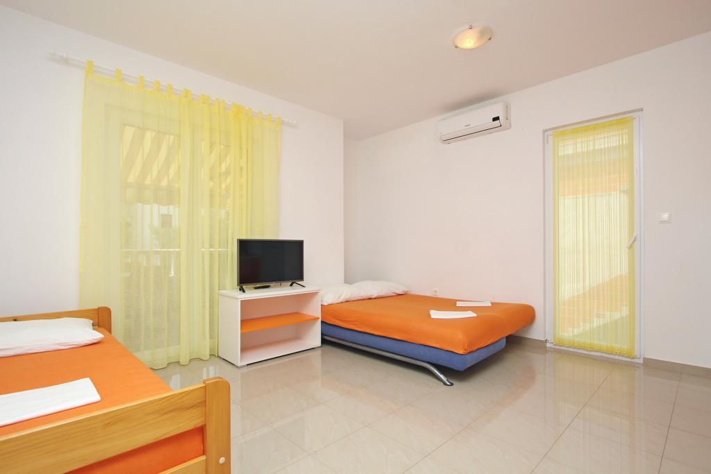 Apartmani Ruza Novalja Ngoại thất bức ảnh
