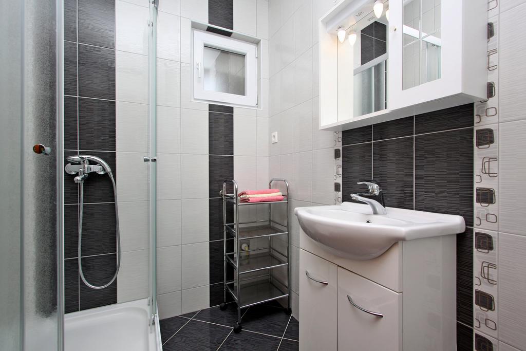 Apartmani Ruza Novalja Ngoại thất bức ảnh