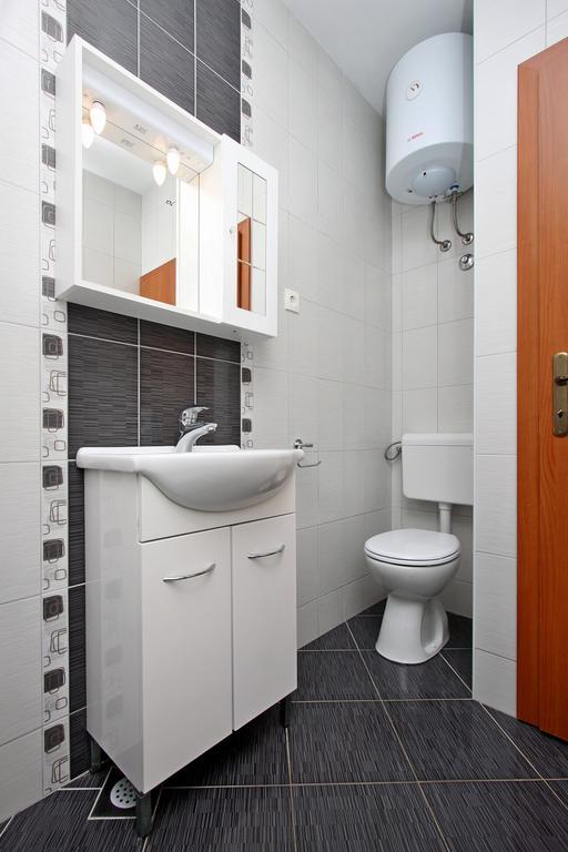 Apartmani Ruza Novalja Ngoại thất bức ảnh