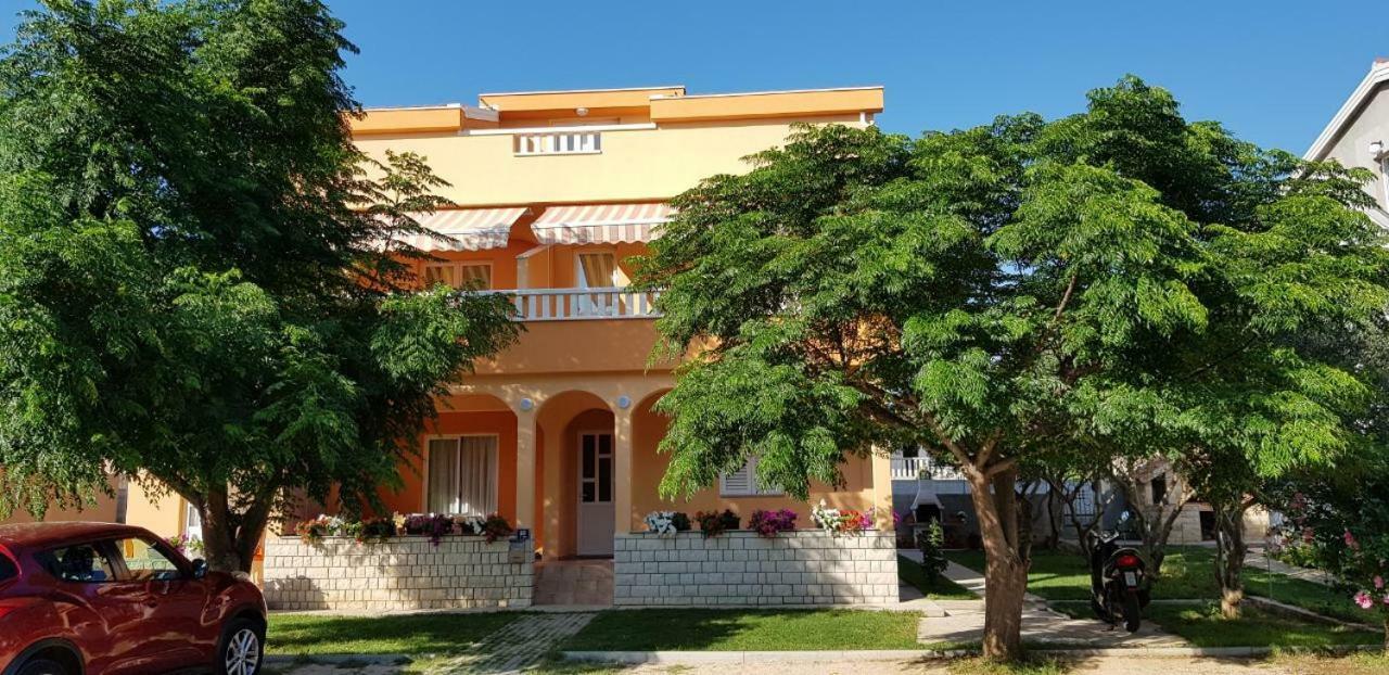 Apartmani Ruza Novalja Ngoại thất bức ảnh