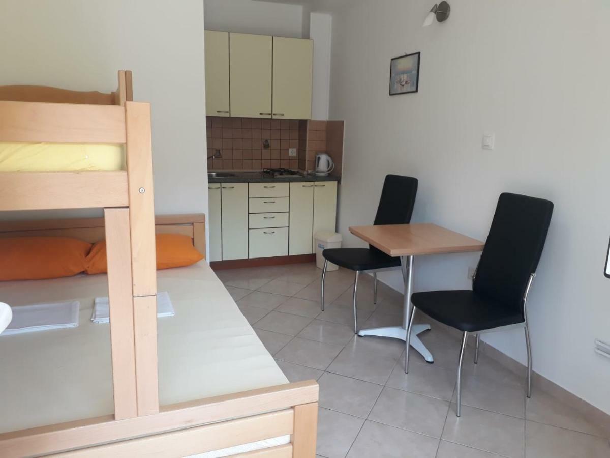 Apartmani Ruza Novalja Ngoại thất bức ảnh