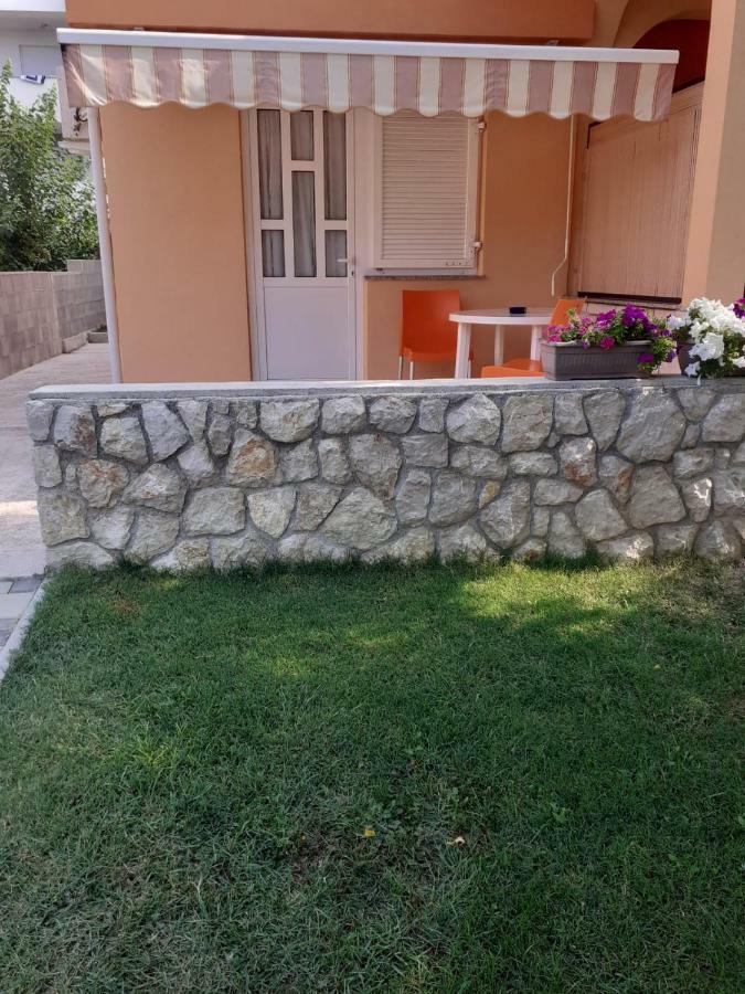 Apartmani Ruza Novalja Ngoại thất bức ảnh